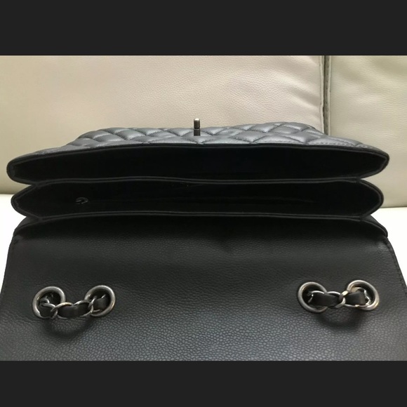 CHANEL ALL ABOUT CAVIAR 2017 Cruise Limited Ed - Picture 3 of 10